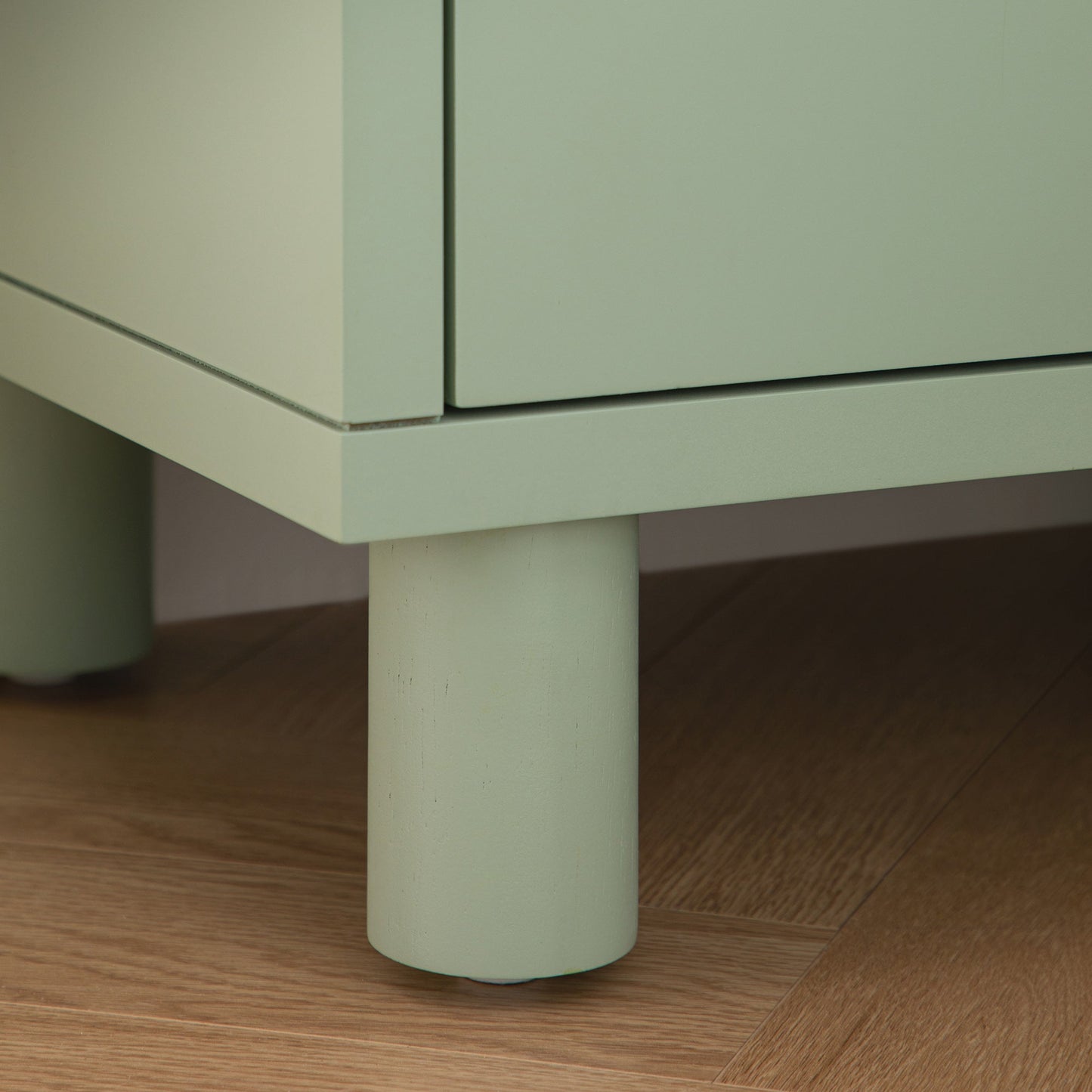 Table de chevet Maude à 2 tiroirs, frêne pistache atténué avec raphia