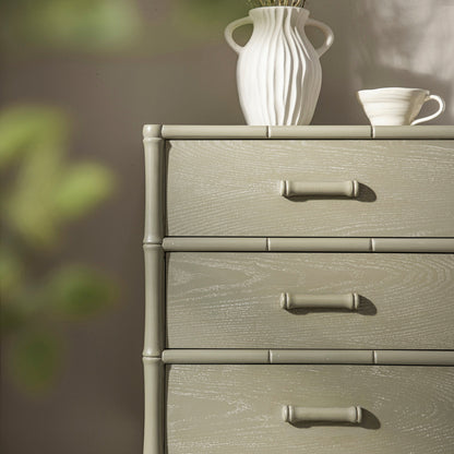 Table de chevet 3 tiroirs Elstowe en imitation bambou, vert sauge