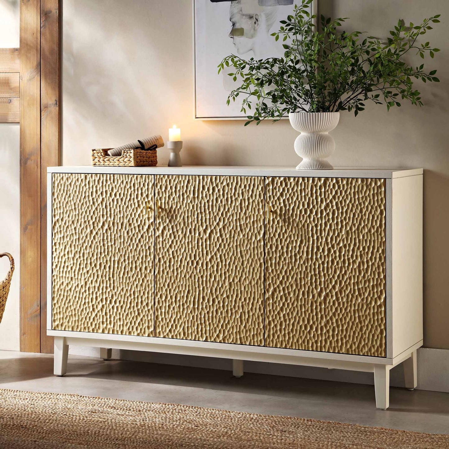 Buffet 3 portes sculpté Bianca Chip, beige sable et ivoire