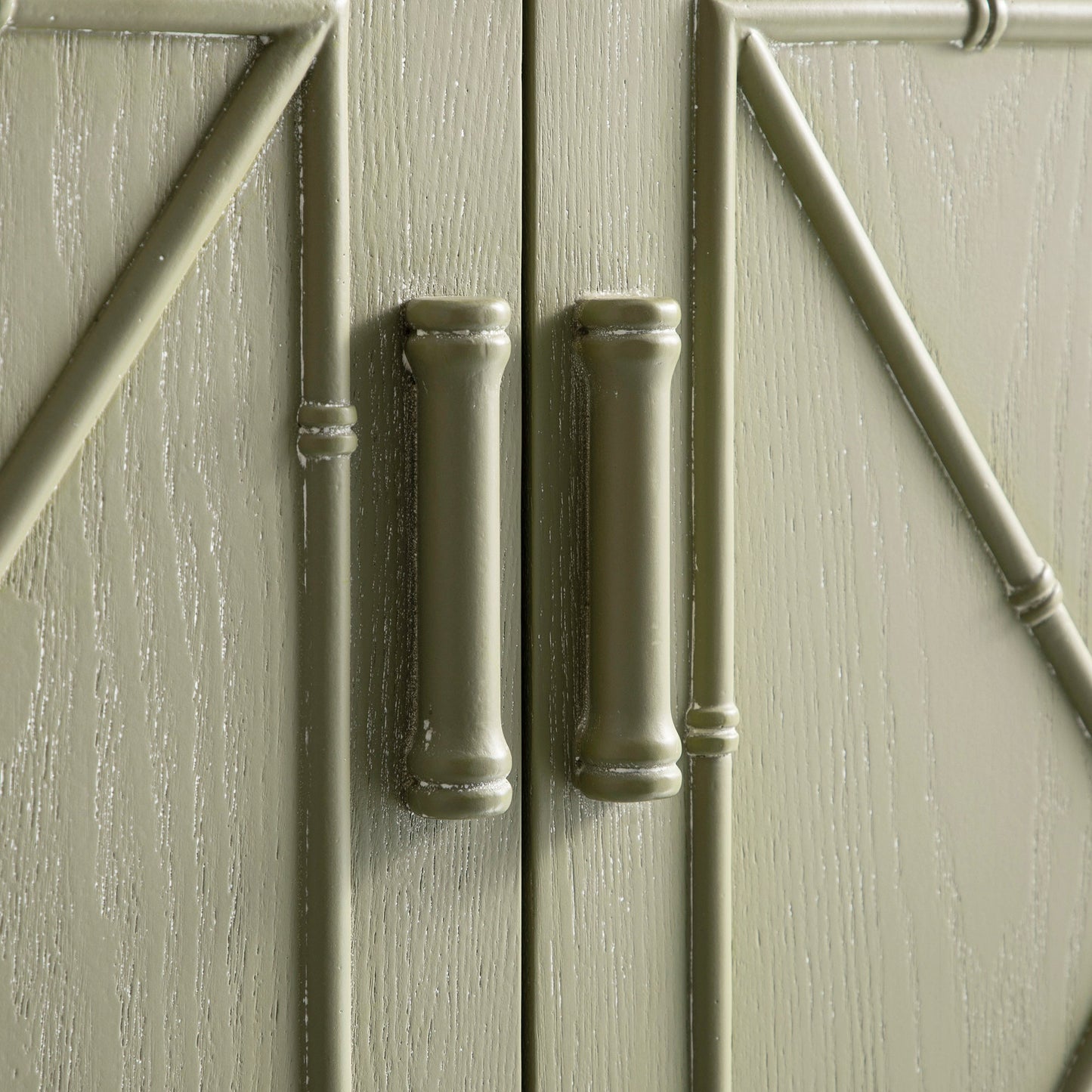 Petit buffet Elstowe en imitation bambou, vert sauge