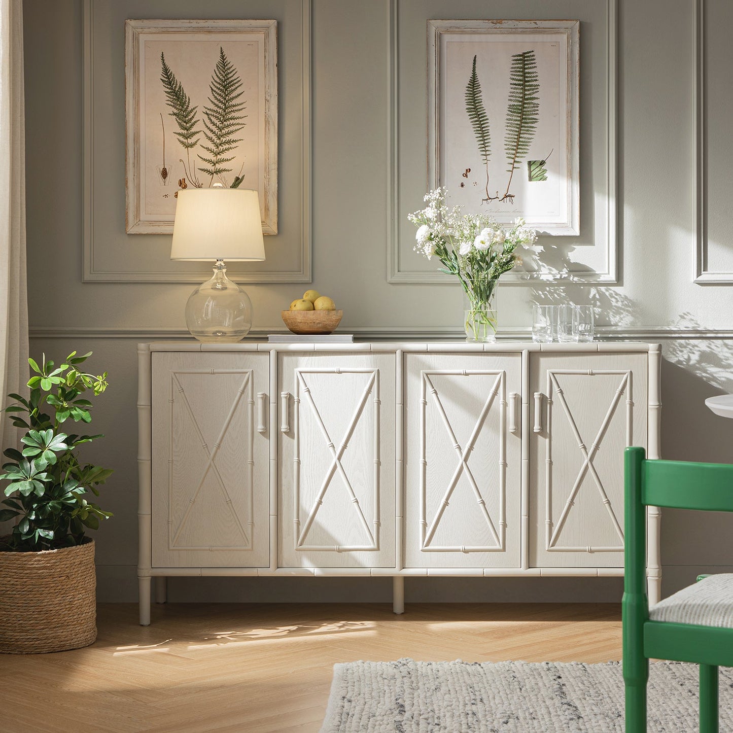 Grand buffet Elstowe en imitation bambou, blanc ombré