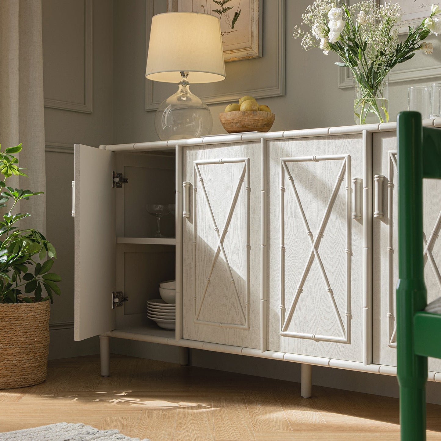 Grand buffet Elstowe en imitation bambou, blanc ombré