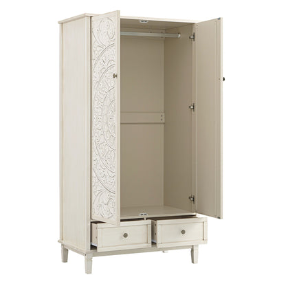 Armoire double sculptée blanchie à la chaux de Chantilly