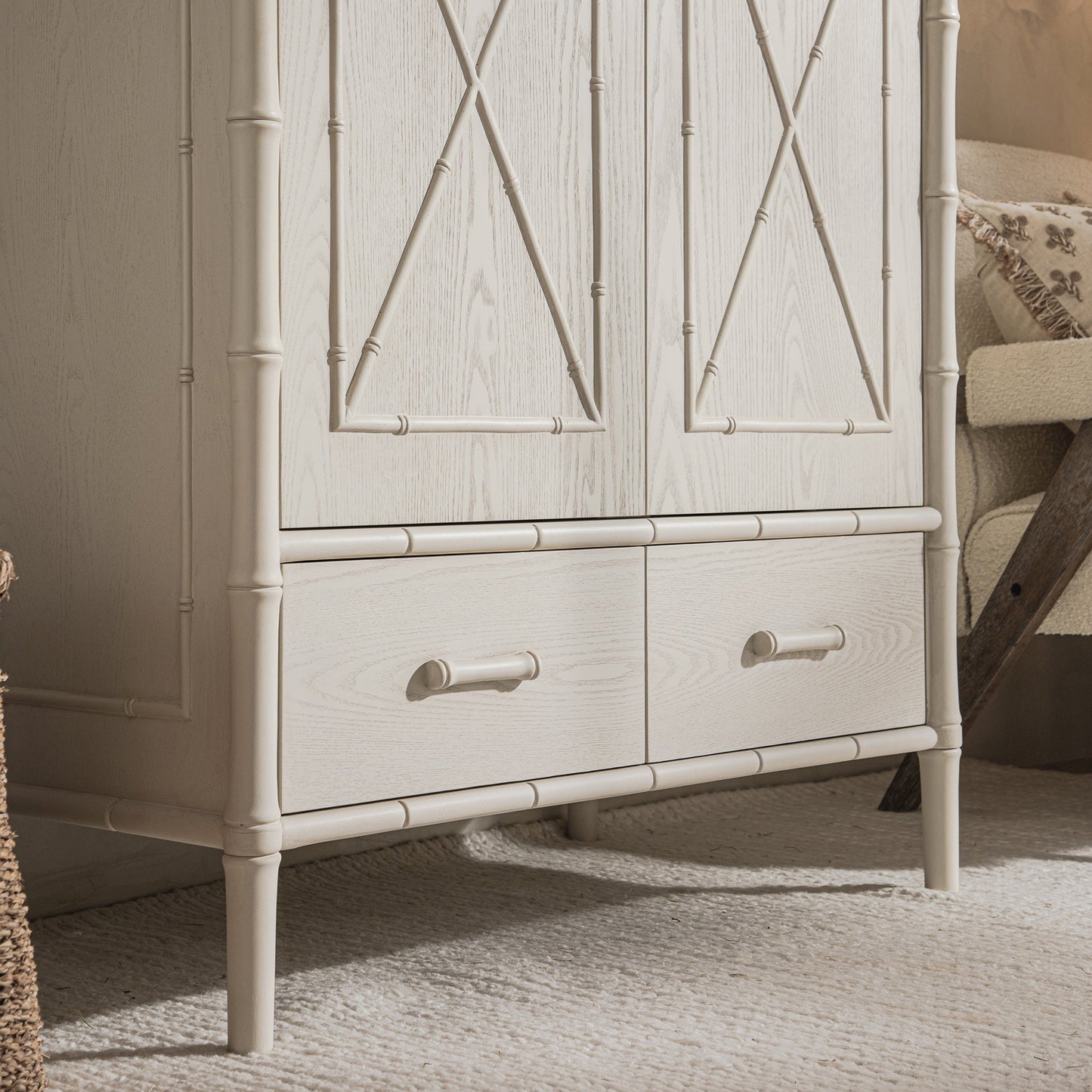 Armoire double Elstowe en imitation bambou, blanc ombré
