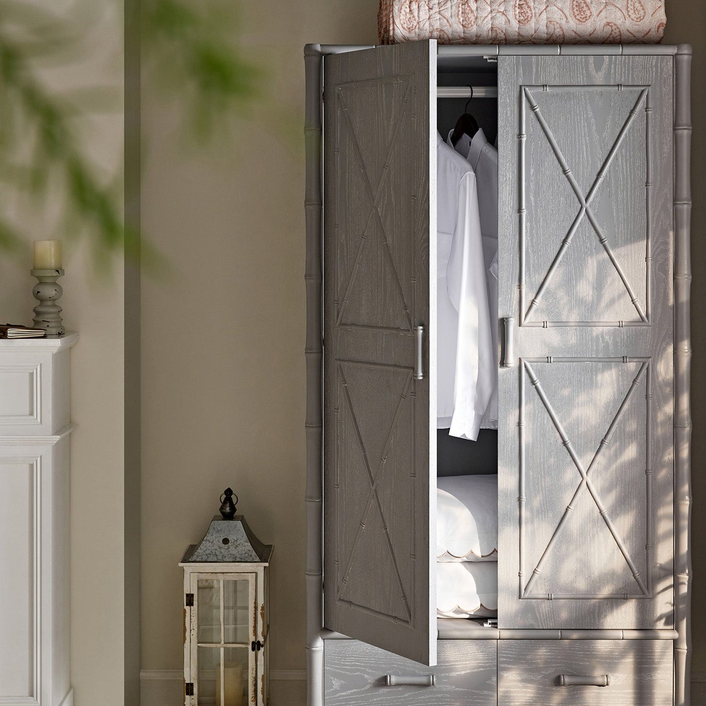 Armoire double en imitation bambou Elstowe, gris chaud