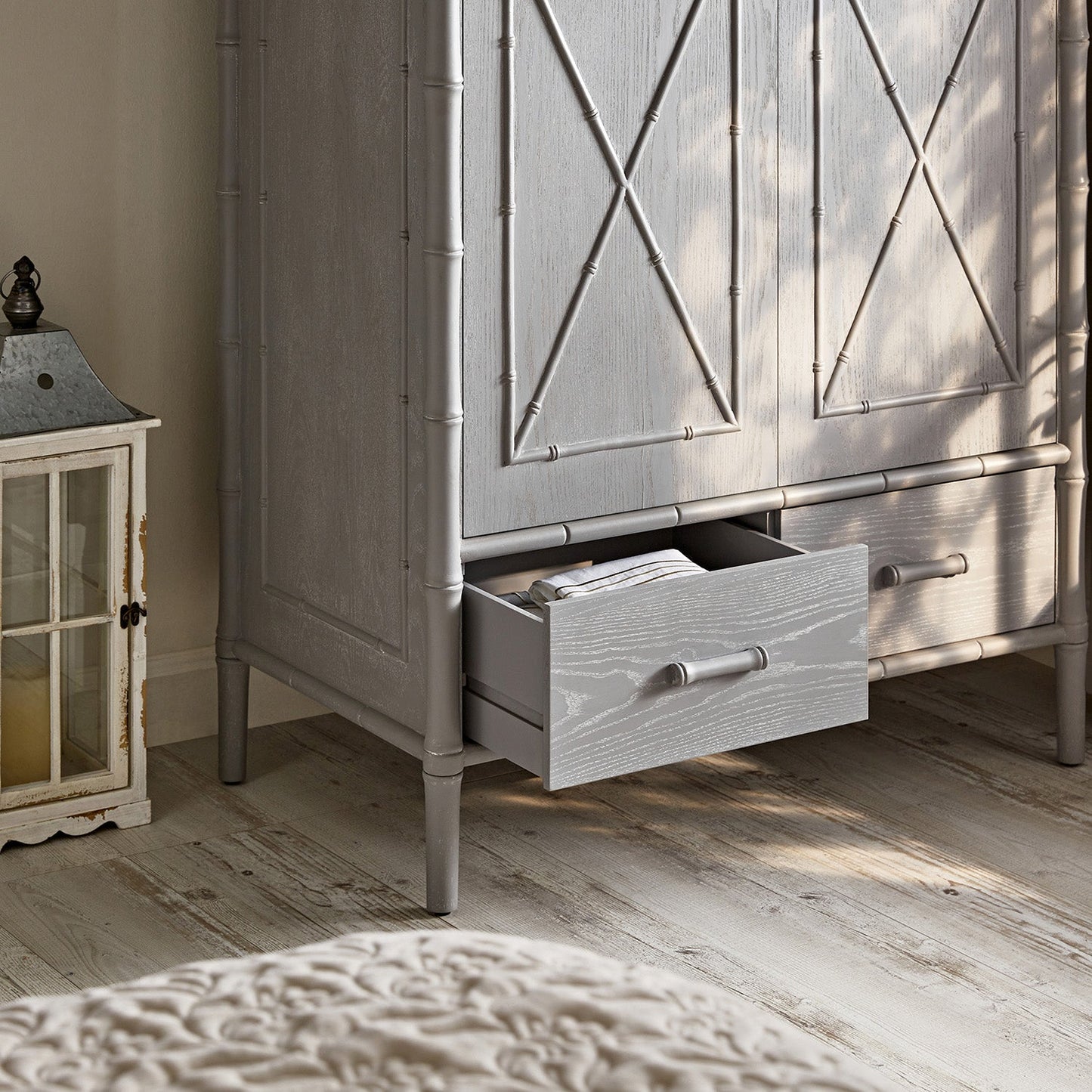 Armoire double en imitation bambou Elstowe, gris chaud