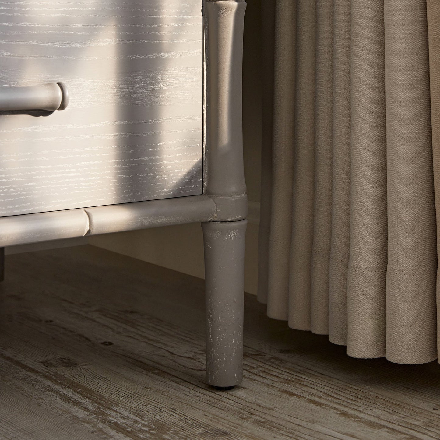 Armoire double en imitation bambou Elstowe, gris chaud