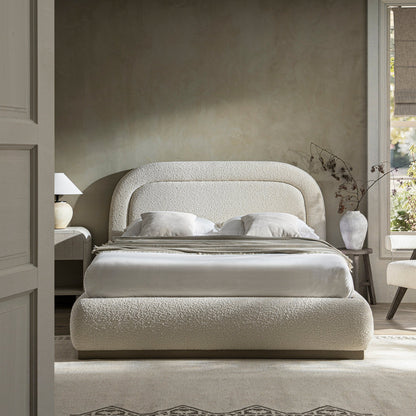 Lit coffre rembourré en bois Luella, modèle Boucle écru