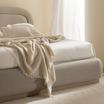 Lit avec sommier tapissier en bois Luella, tissu sable