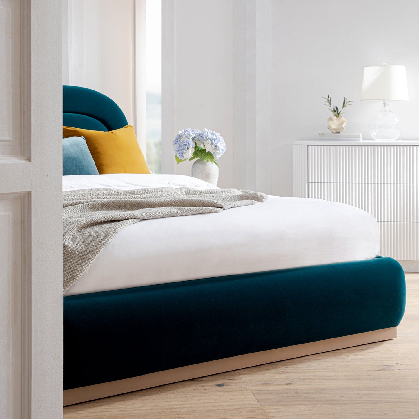 Lit de rangement rembourré en bois Luella, velours bleu sarcelle