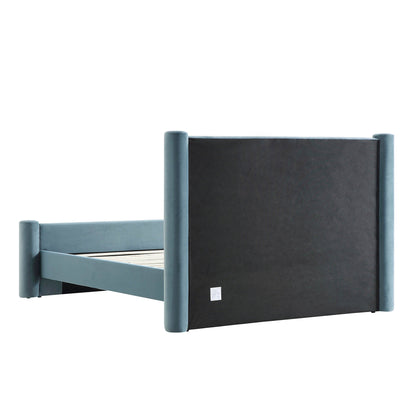 Lit à colonnes rembourré en velours bleu Misty de Galerie