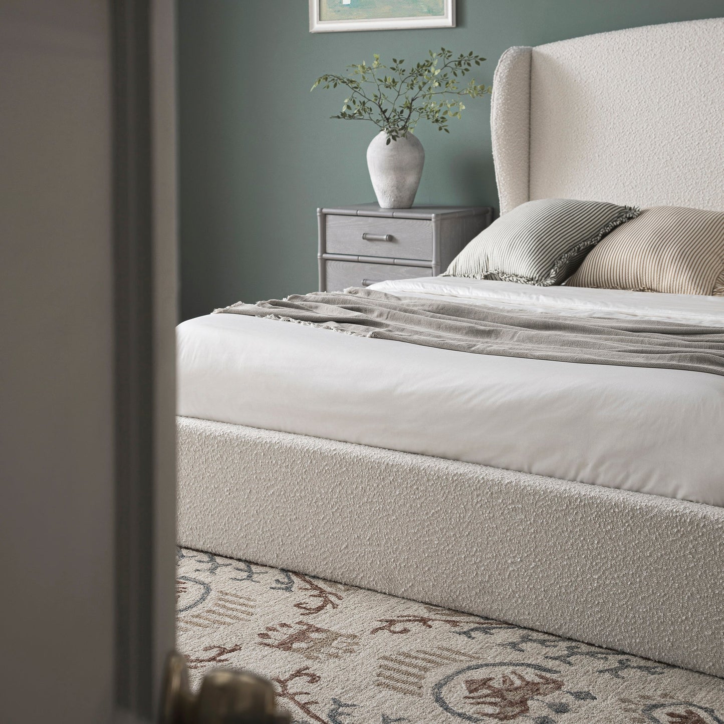 Lit de rangement rembourré à oreilles Kimberly, boucle écrue