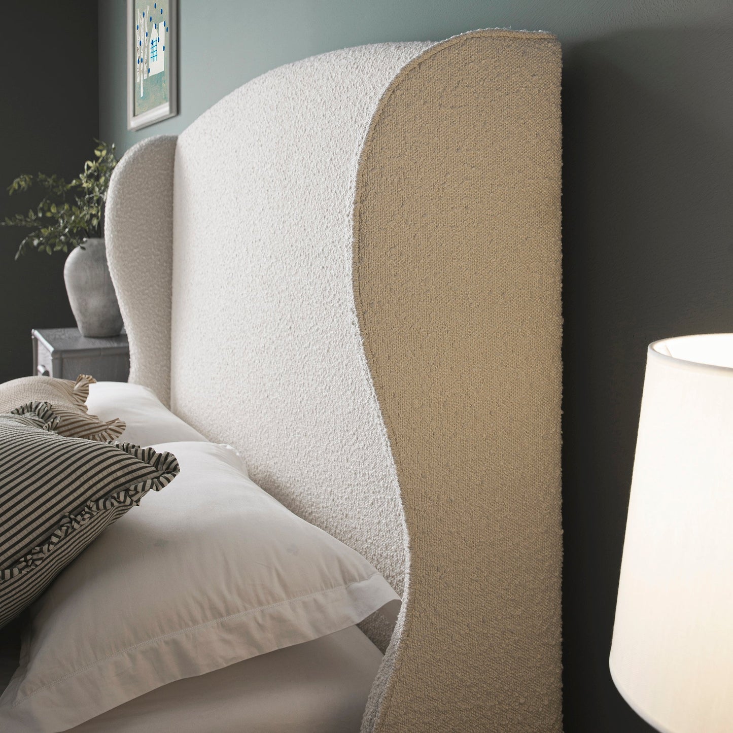 Lit de rangement rembourré à oreilles Kimberly, boucle écrue