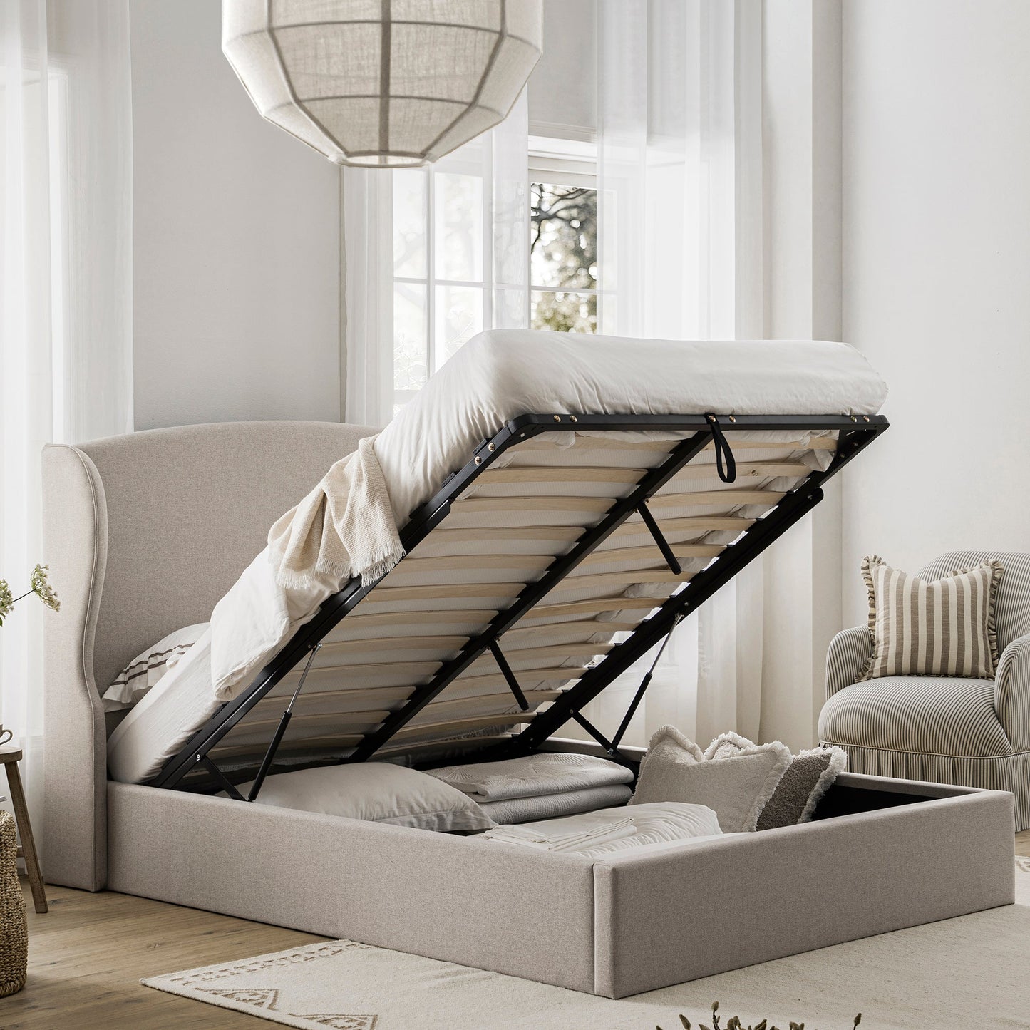 Lit de rangement rembourré Kimberly, tissu sable