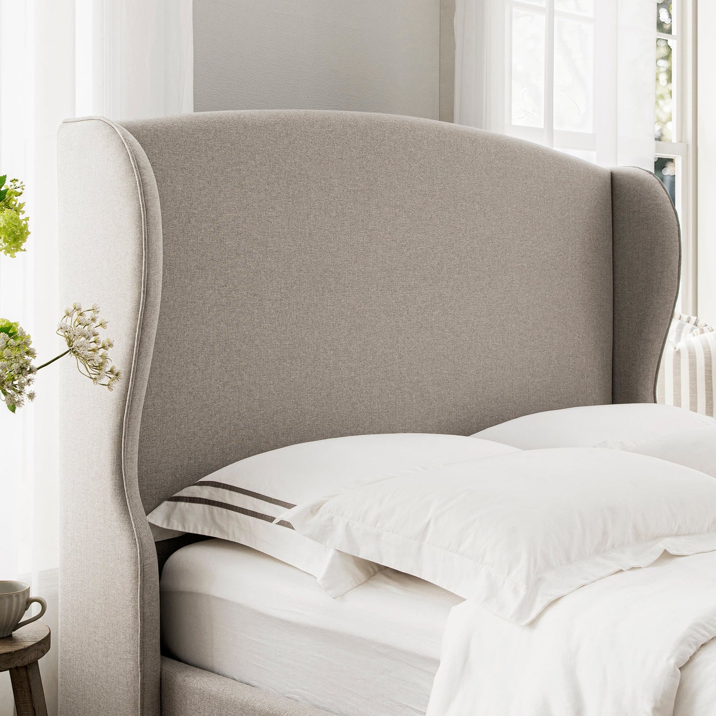 Lit de rangement rembourré Kimberly, tissu sable