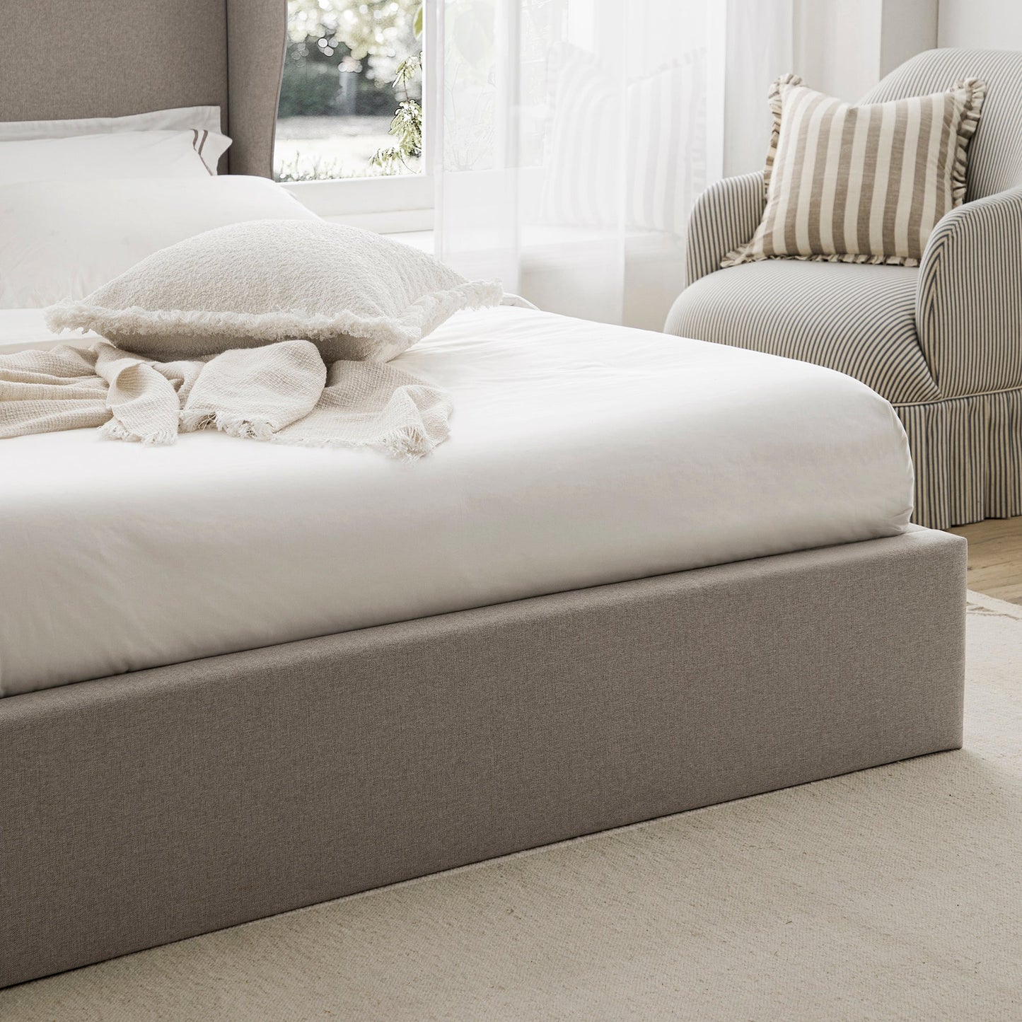 Lit de rangement rembourré Kimberly, tissu sable