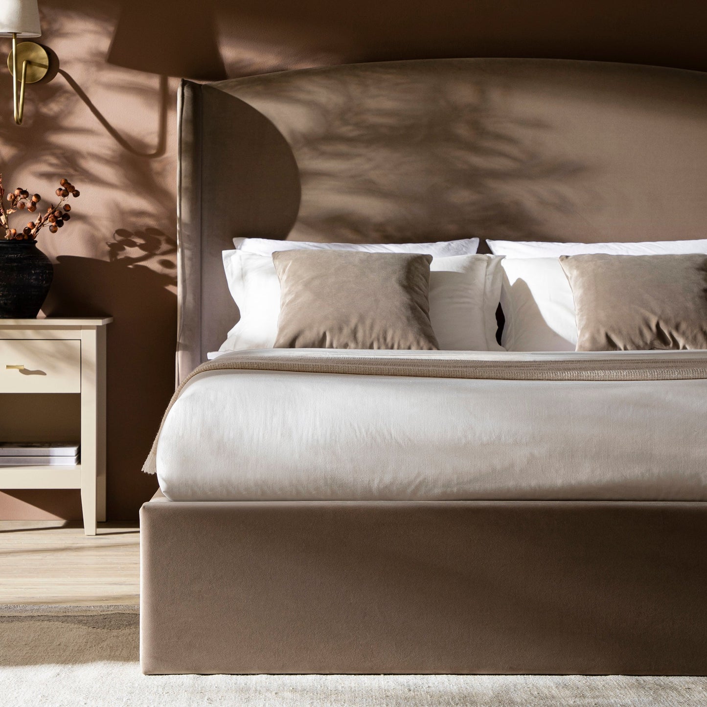 Lit de rangement rembourré à oreilles Kimberly, velours taupe
