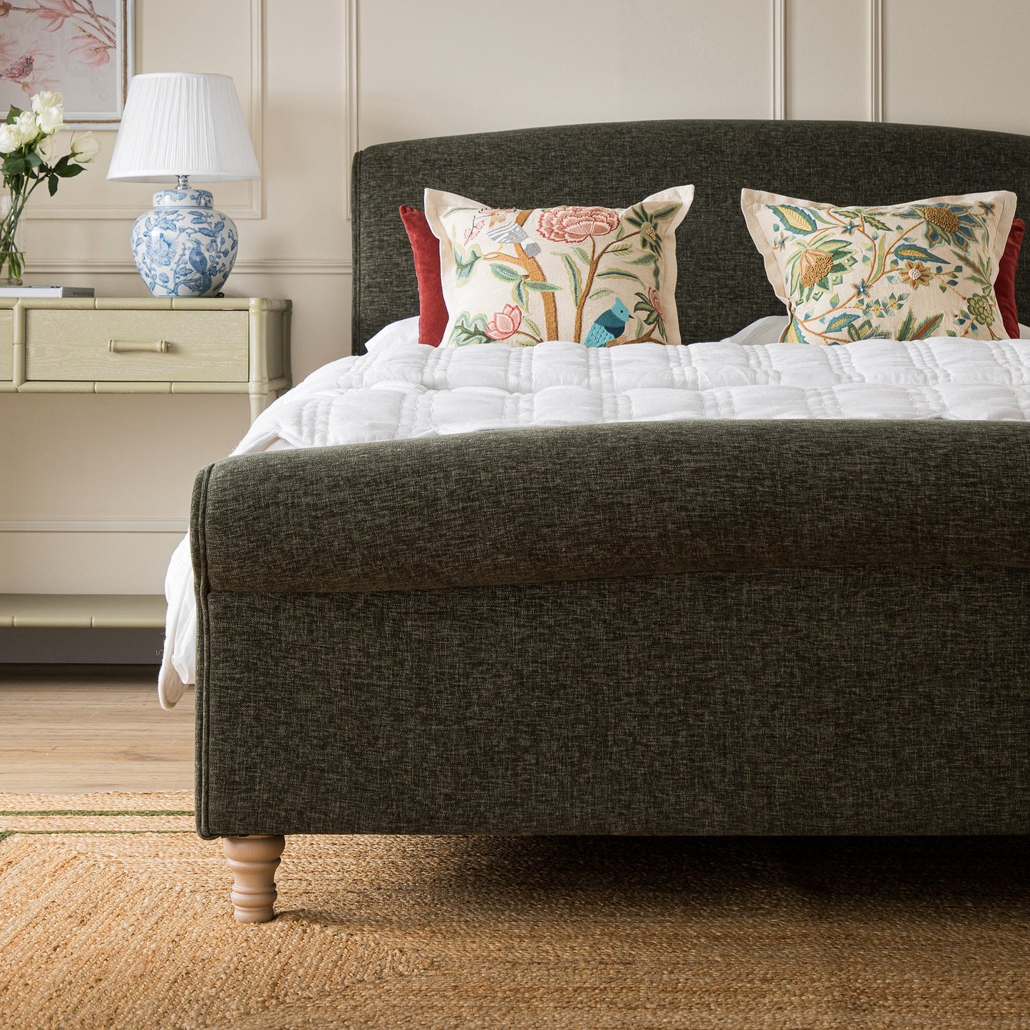 Lit traîneau avec rangement ottoman Porchester, chenille vert forêt