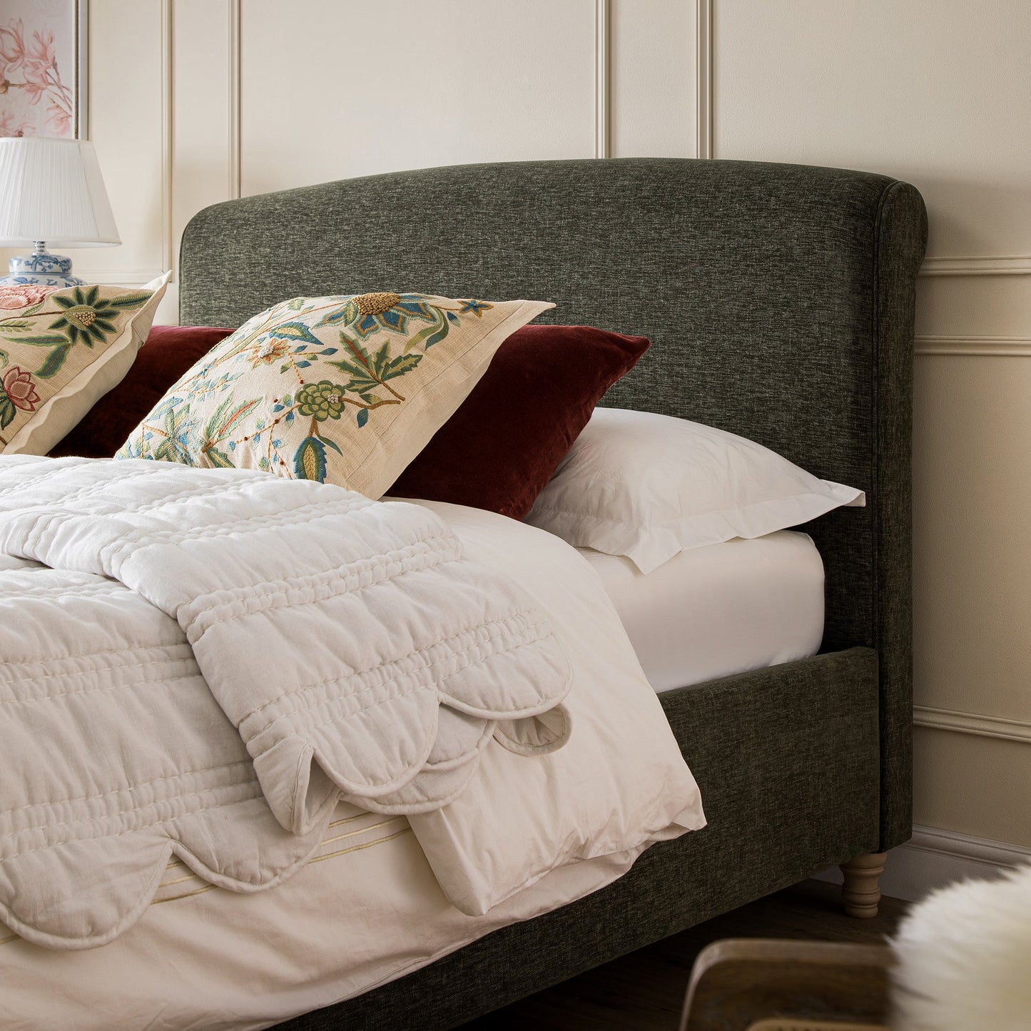 Lit traîneau avec rangement ottoman Porchester, chenille vert forêt