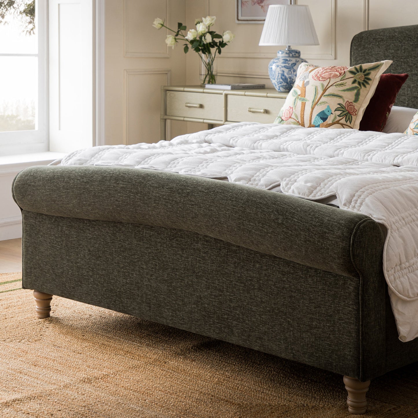 Lit traîneau avec rangement ottoman Porchester, chenille vert forêt