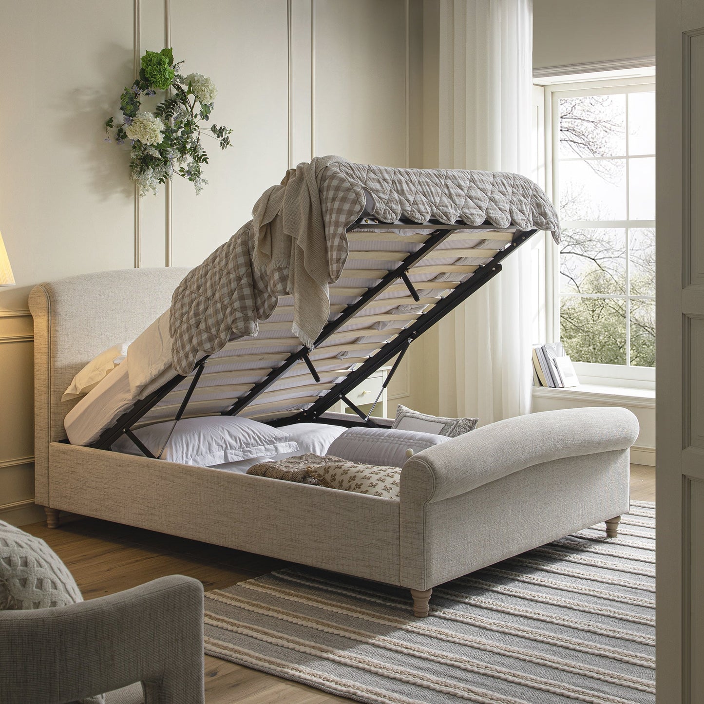 Lit-bateau de rangement ottoman Porchester, tissu texturé tissé couleur avoine