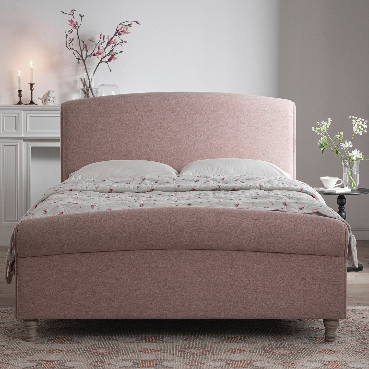 Lit traîneau avec rangement ottoman Porchester, tissu rose eau de rose