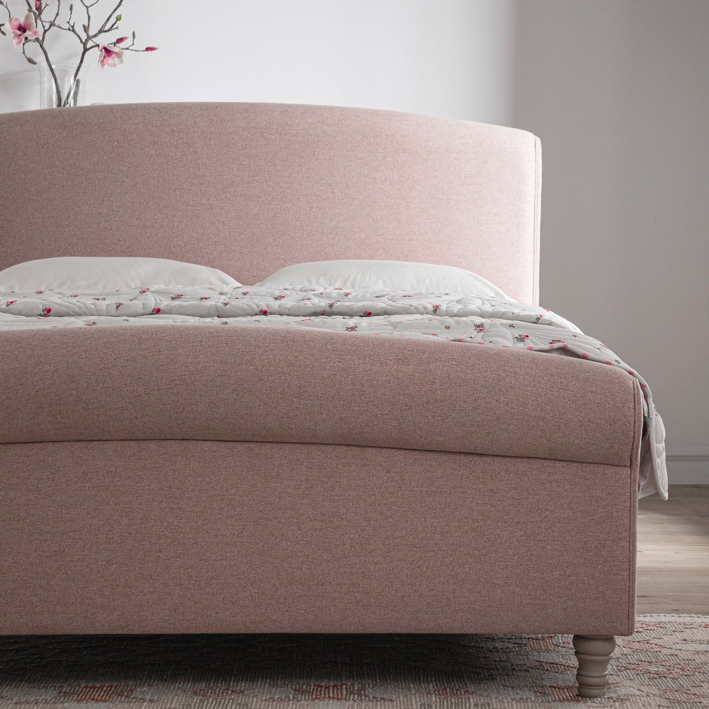 Lit traîneau avec rangement ottoman Porchester, tissu rose eau de rose