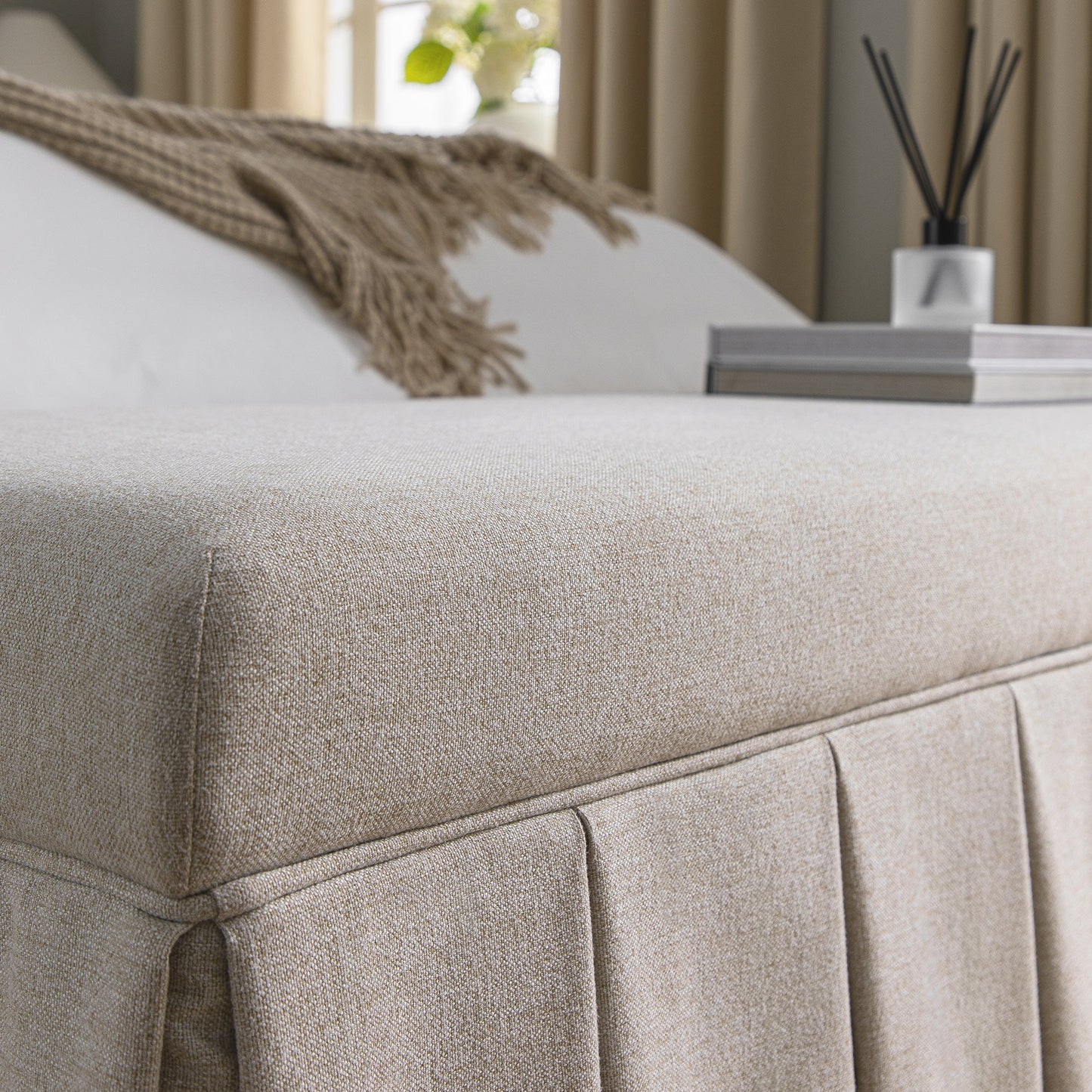 Banc de rangement à plis creux Egerton, tissu brossé avoine