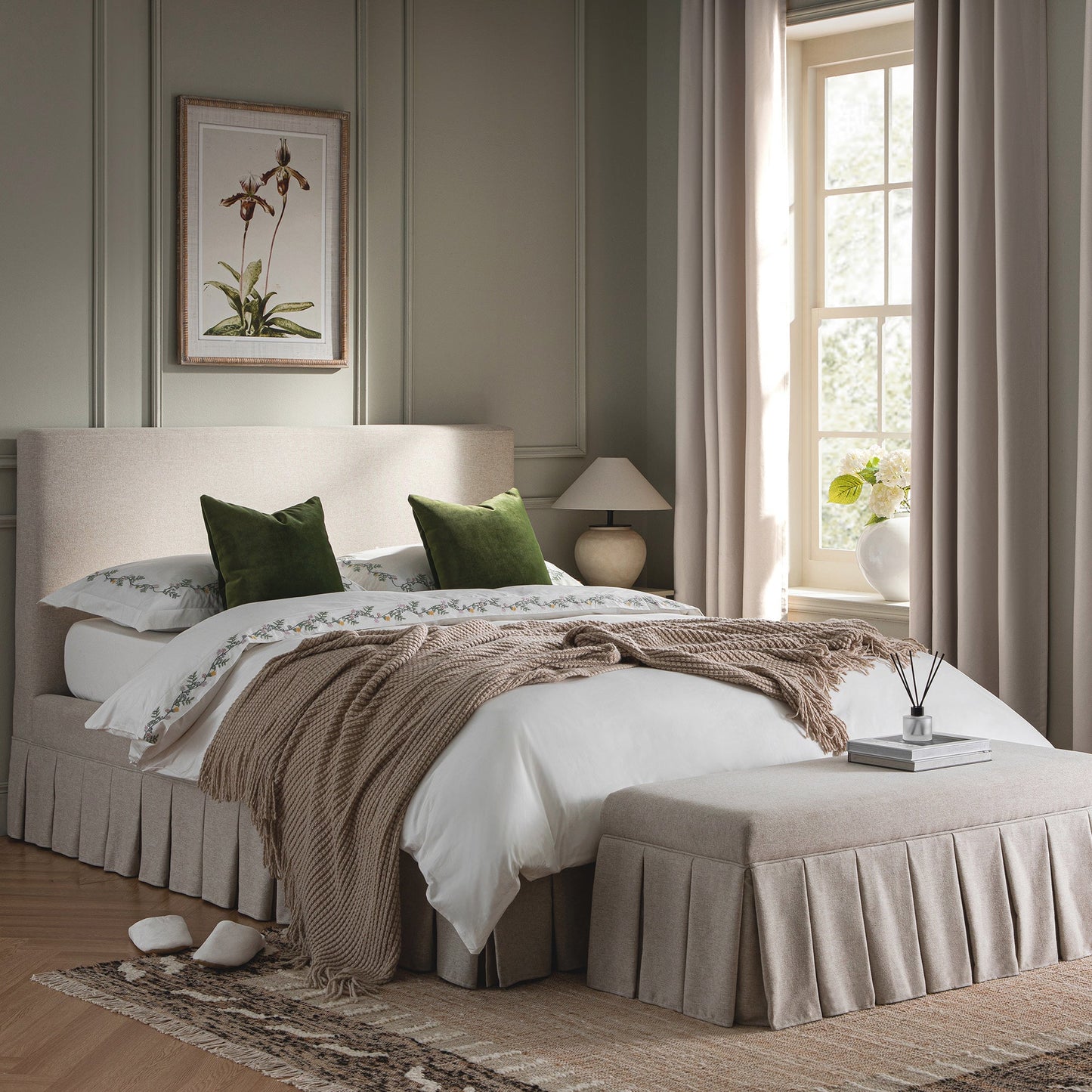 Lit ottoman de rangement à plis creux Egerton, tissu brossé avoine