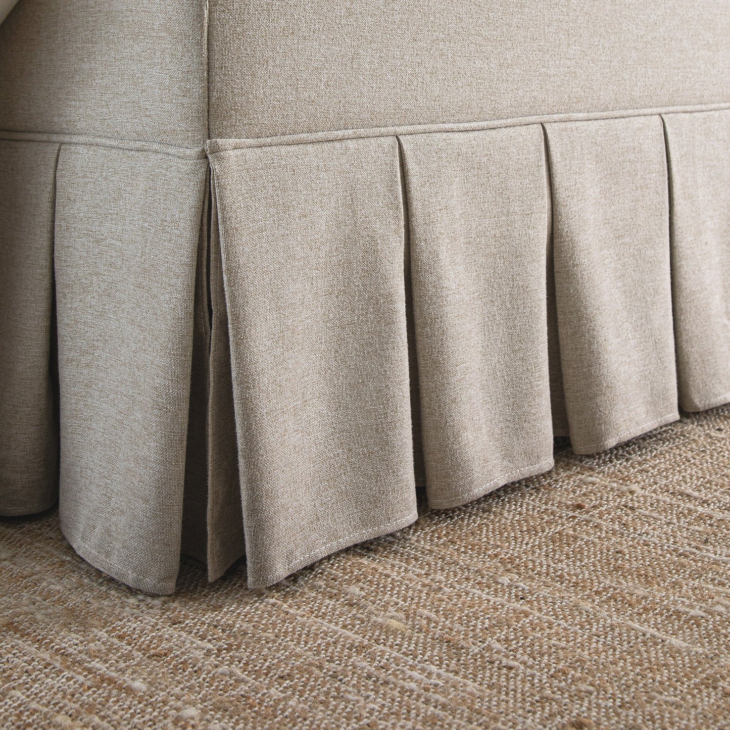 Lit ottoman de rangement à plis creux Egerton, tissu brossé avoine